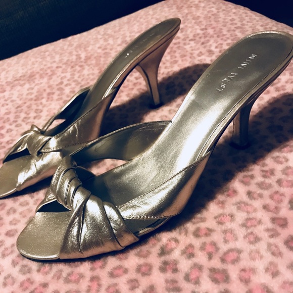 Nine West Roussyr Silver Slides - Picture 3 of 3